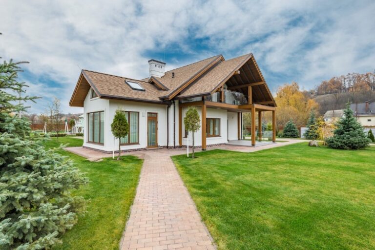 How to Transform Your Home’s Curb Appeal on a Budget