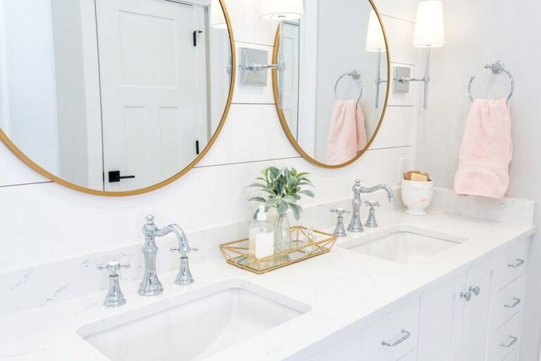 decorate a bathroom