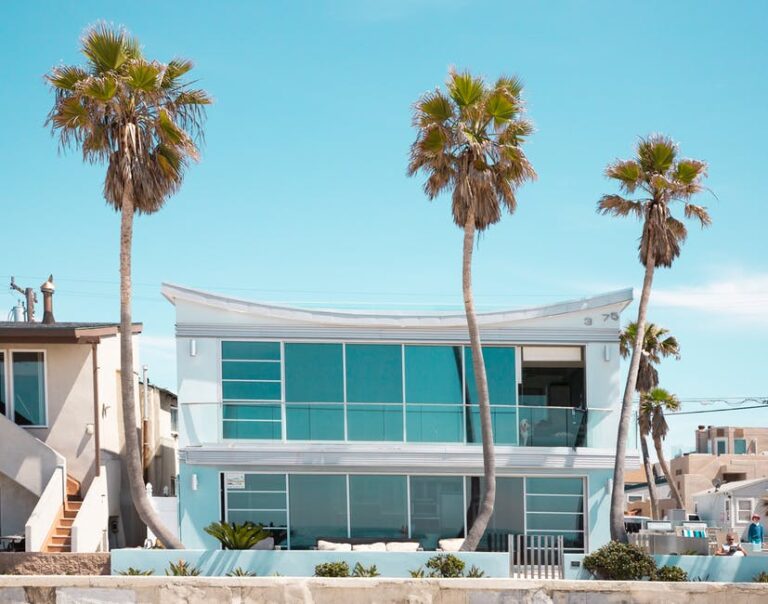 The Pros and Cons of Oceanfront Homes