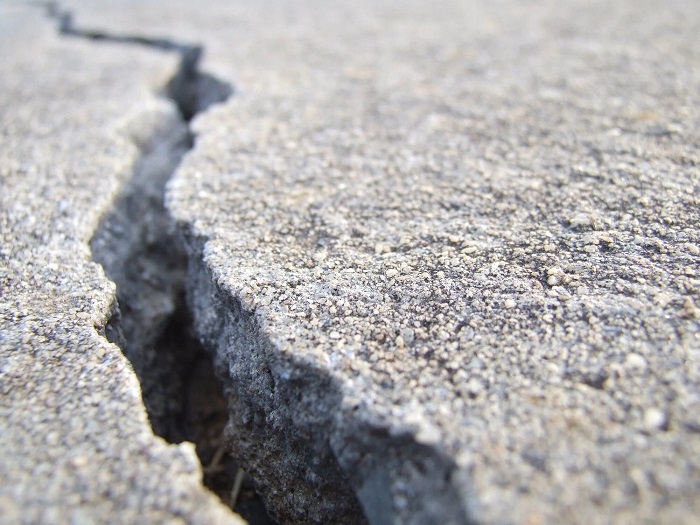 cracks in concrete floor